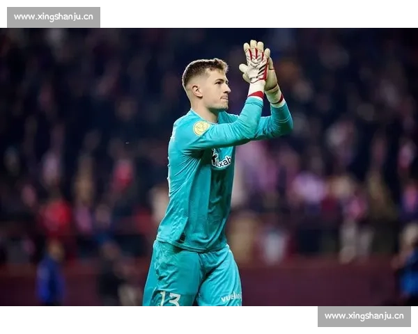 前国门力挺霍安・加西亚：西班牙人应感谢青训门将，转会巴萨不应成背叛